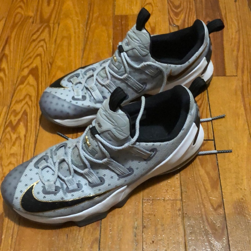 Lebron 13 Low